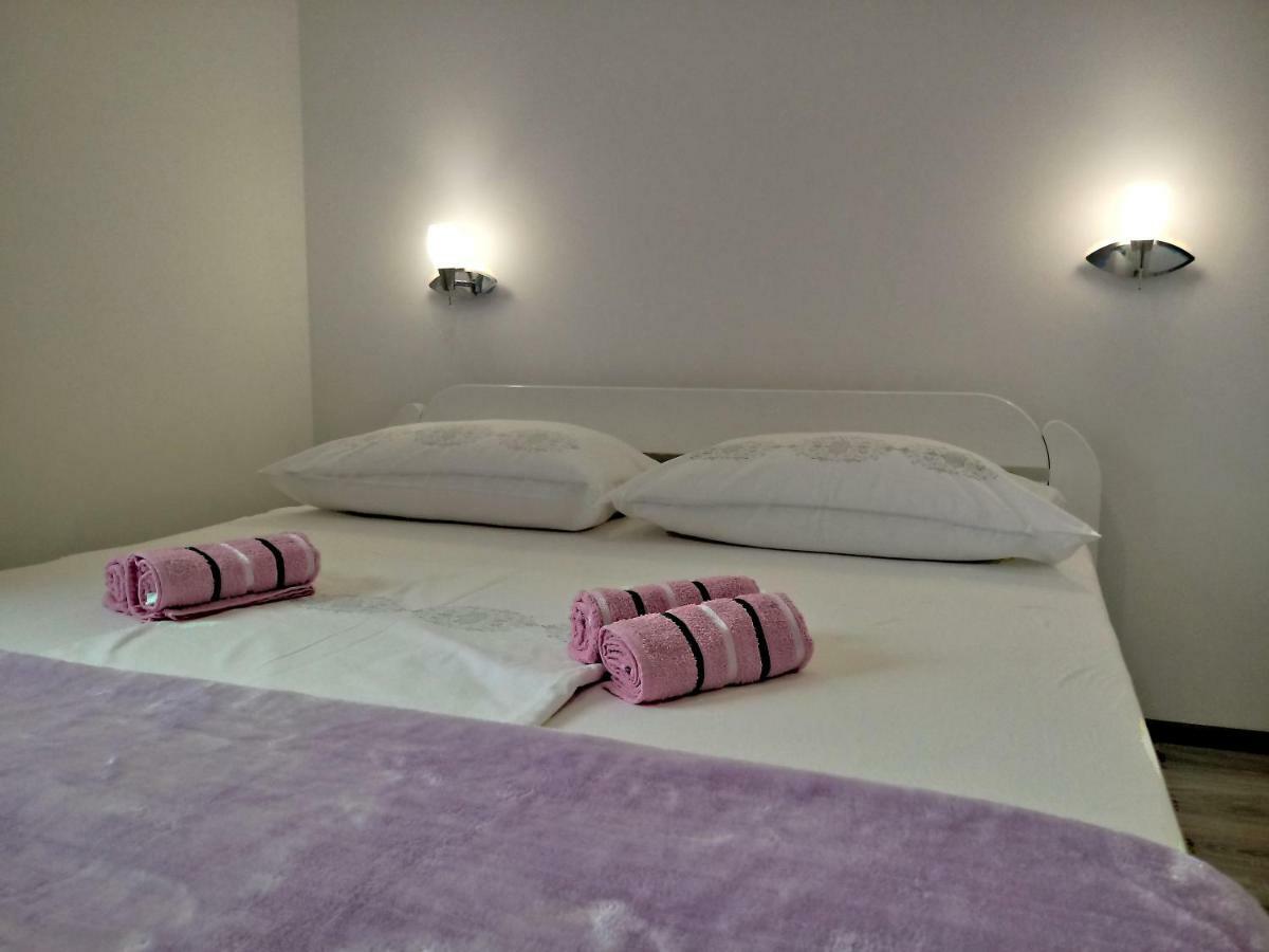 Apartmani Marijana Šibenik Esterno foto